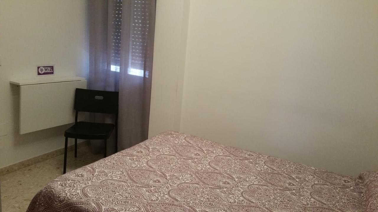 Hostal Tilos Malaga Ngoại thất bức ảnh